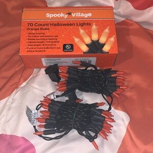 Selling Each/5 Available)Spooky🕷️Village 70 count Halloween Lights (orange bulb)